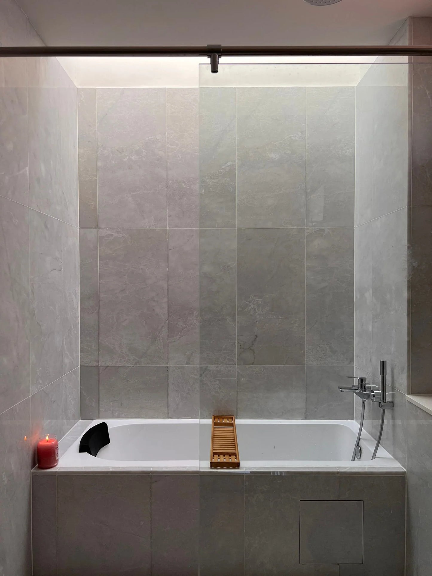 YuuBath Toby Series Built-In Acrylic Bathtub