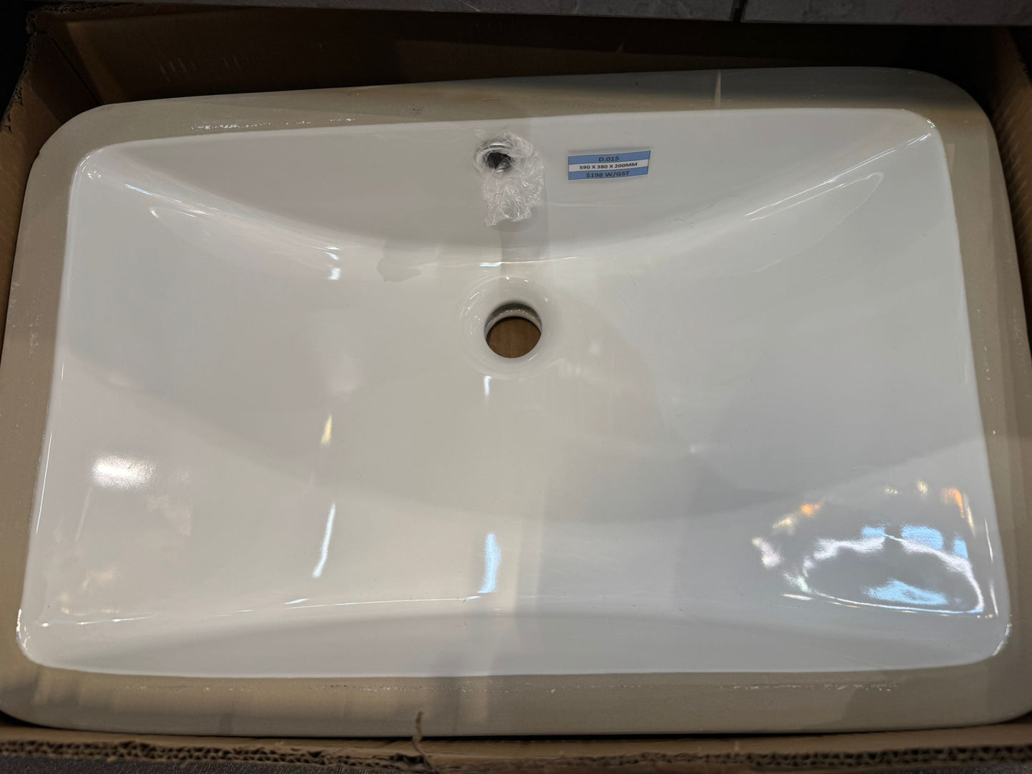 Vera D.015 59cm Undermount Basin