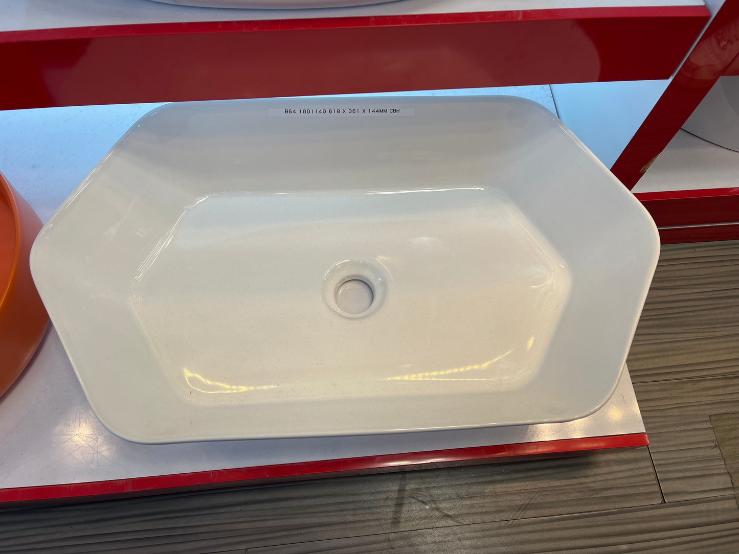DUSCHE 1001140 BASIN (56CM)